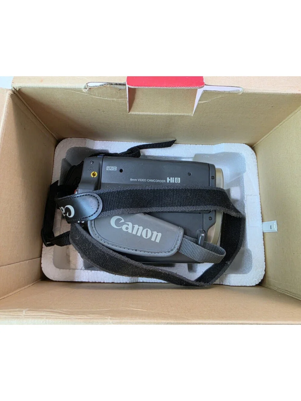 Canon ES8400V Hi8 8mm Video Camcorder 22x Zoom Lot With Cords Battery Box